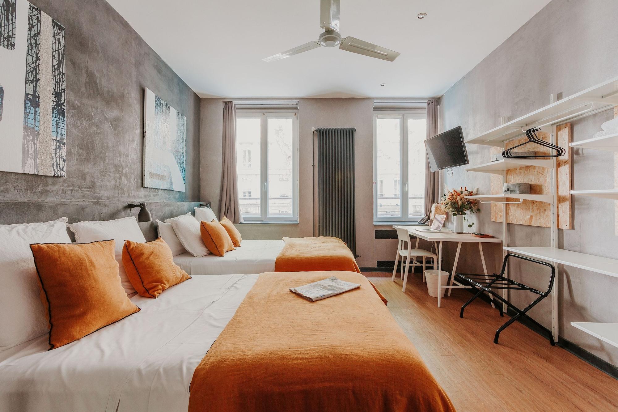 Hotel Taggat Lyon Bagian luar foto